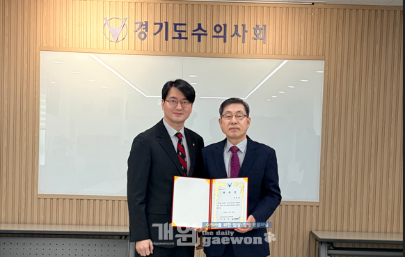 손성일 당선인(좌)과 김태융 인수위원장(우)