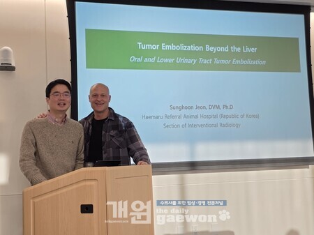 전성훈 센터장과 이번 강의를 요청한 AMC의 Chick Weisse